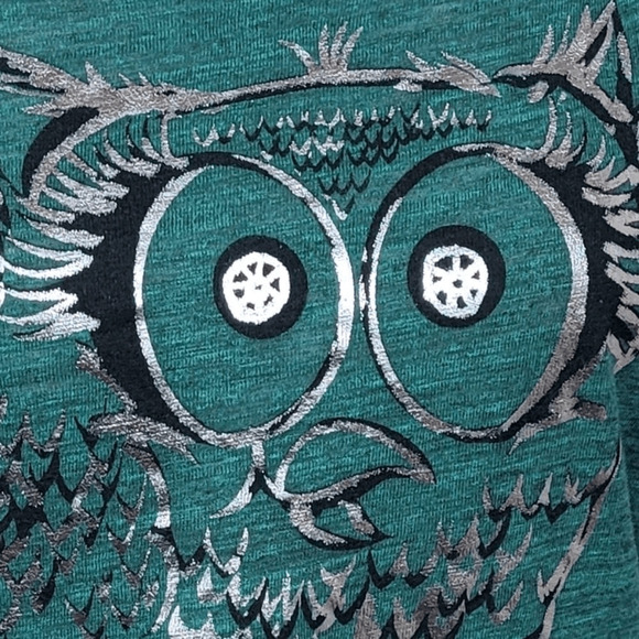 Chelsea & Violet Green Owl Foil Print Tee Medium (2597) - Picture 3 of 6